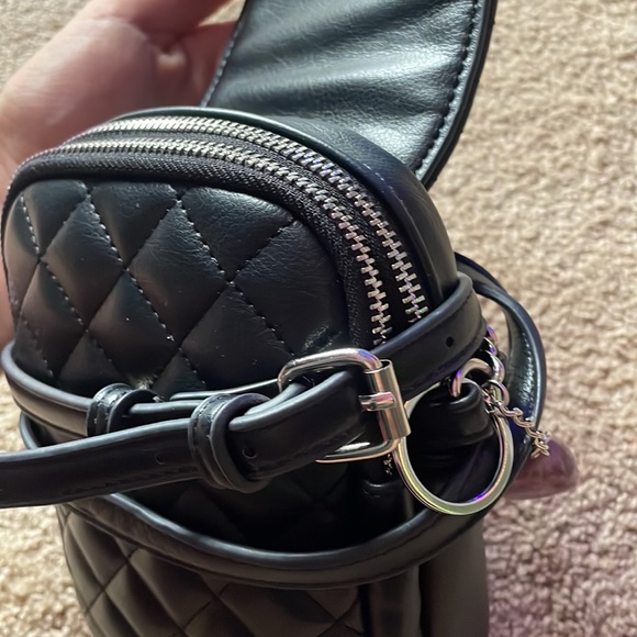 Steve Madden Off Shoulder Black/Silver Small Bag - Picture 3 of 3